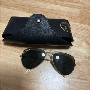 Ray-Ban Gold Aviator Sunglasses with Black Case